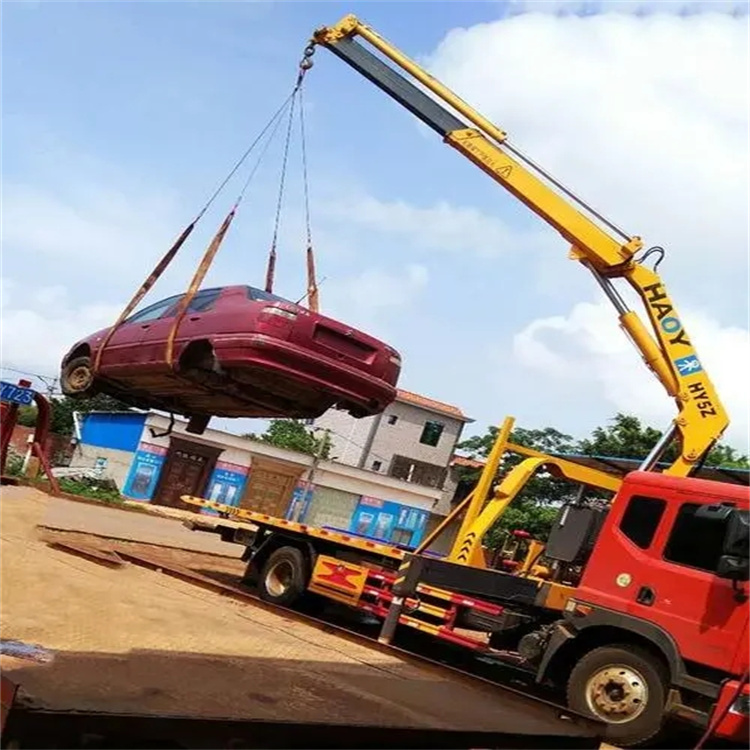 多祥镇吊车吊汽车的正确方法